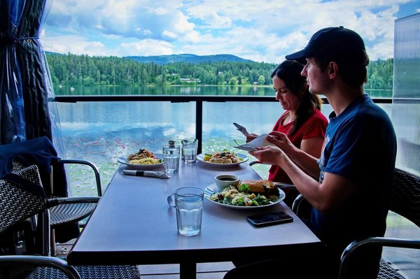 Quelles sont les différentes catégories de bons plans voyages et restaurants pour vos prochaines vacances ?